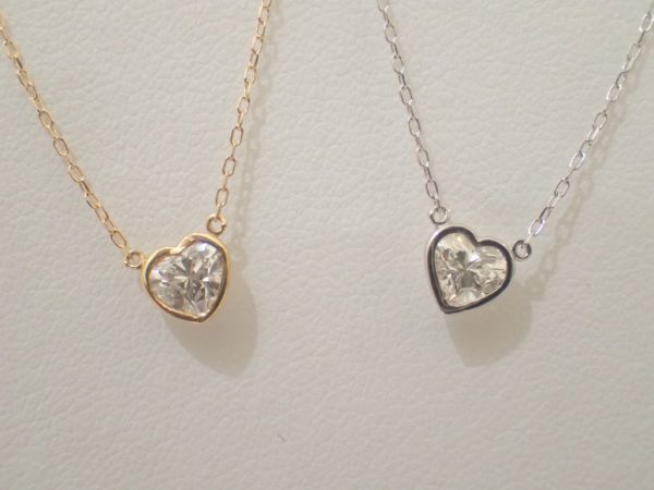 胸元でキラリと輝く綺麗かわいいダイヤモンドネックレス Oomiya和歌山本店ジュエリーブログ