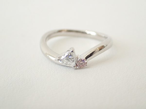 見る度に幸せな気分が味わえる♪ハートシェイプダイヤモンドリング ファッションジュエリー ブライダル 婚約指輪 - エンゲージリング 