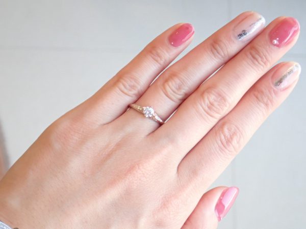 パリ在住のデザイナーさんが届けるオシャレなエンゲージリング♡ ブライダル 婚約指輪 - エンゲージリング その他 