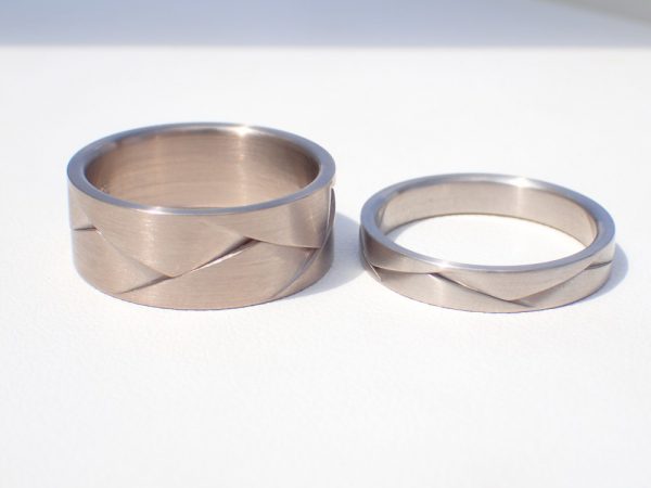 フラージャコーの結婚指輪/オリガミからインスピレーションを受けた和なリング 結婚指輪 - マリッジリング ブライダル 婚約指輪 - エンゲージリング 婚約指輪＆結婚指輪 - セットリング 