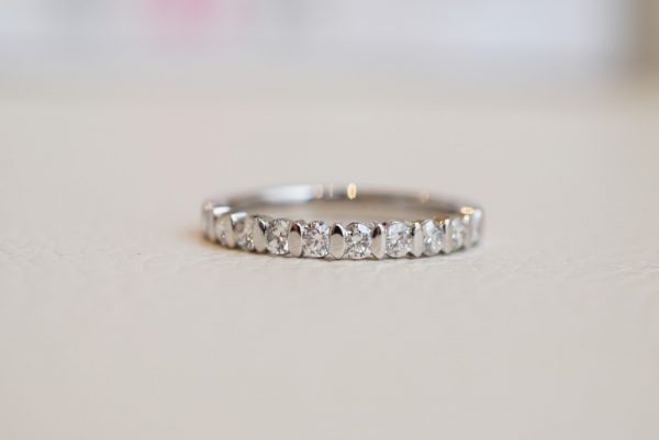 華やかなハーフエタニティリングにメンズライクなパネライ 結婚指輪 - マリッジリング ブライダル 婚約指輪 - エンゲージリング 