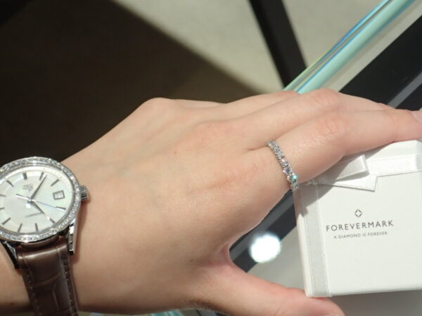 10石のフォーエバーマークダイヤを使用したエタニティリング☆ デビアス フォーエバーマーク イベント・フェアー 