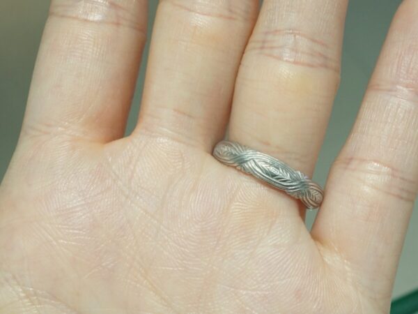 ローリーロドキンのリングは万能？マリッジやファッションリングとしても使えるんです。 ファッションジュエリー 結婚指輪 - マリッジリング 婚約指輪 - エンゲージリング 婚約指輪＆結婚指輪 - セットリング メンズジュエリー ローリーロドキン 